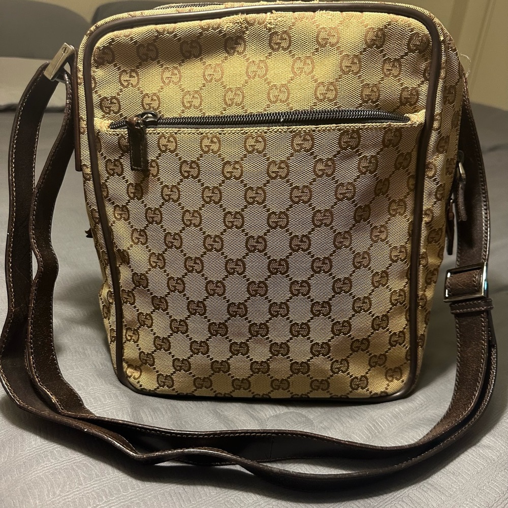 COPY - GUCCI CROSSBODY BAG.